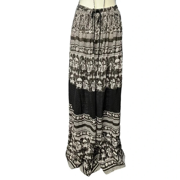 Free People Black and White Printed Triangle Top Maxi Dress Size X-Small
. - Picture 13 of 16